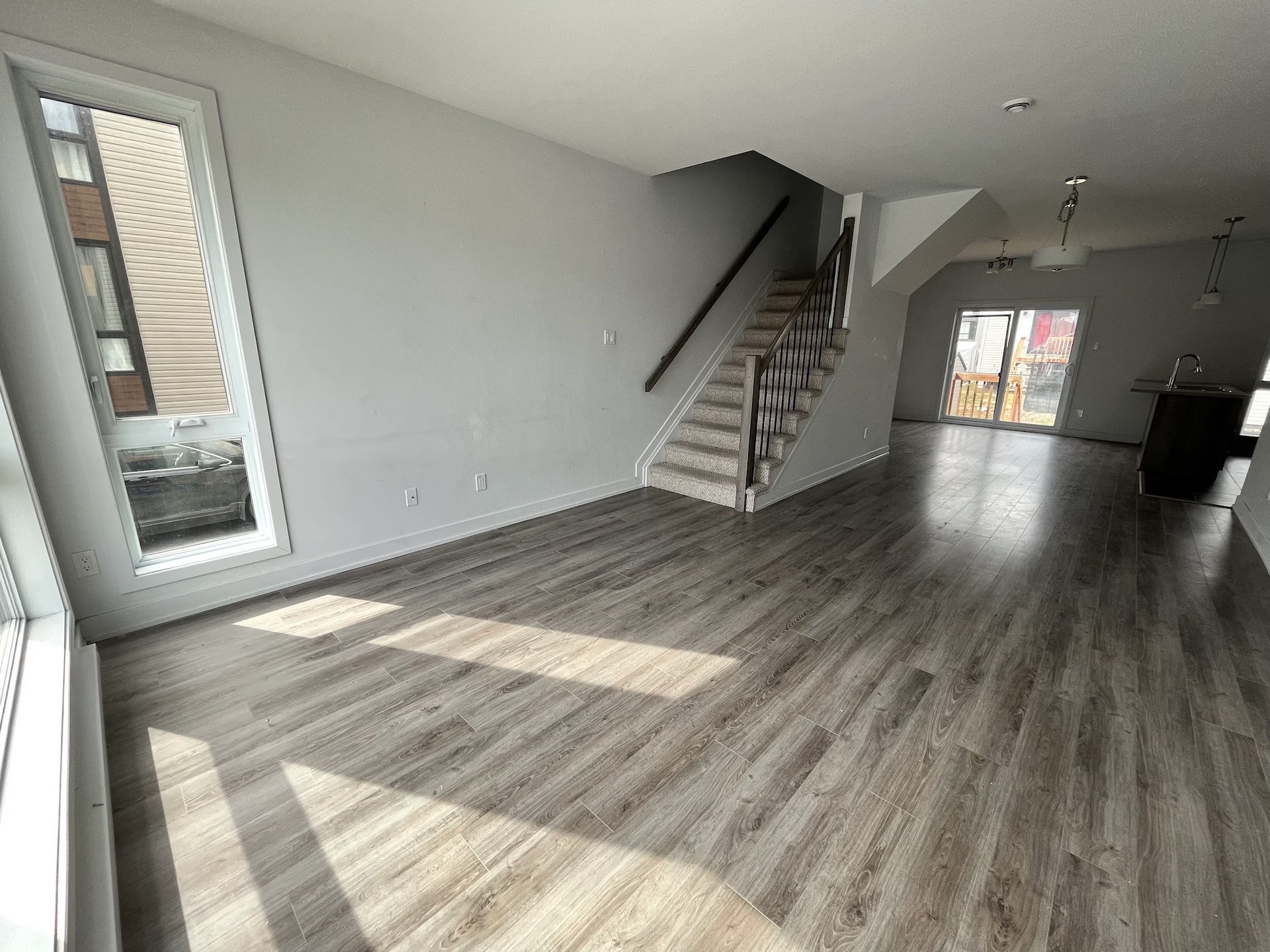 Hull (Plateau) 801, rue du Pirée (maintenant loué) Gestion