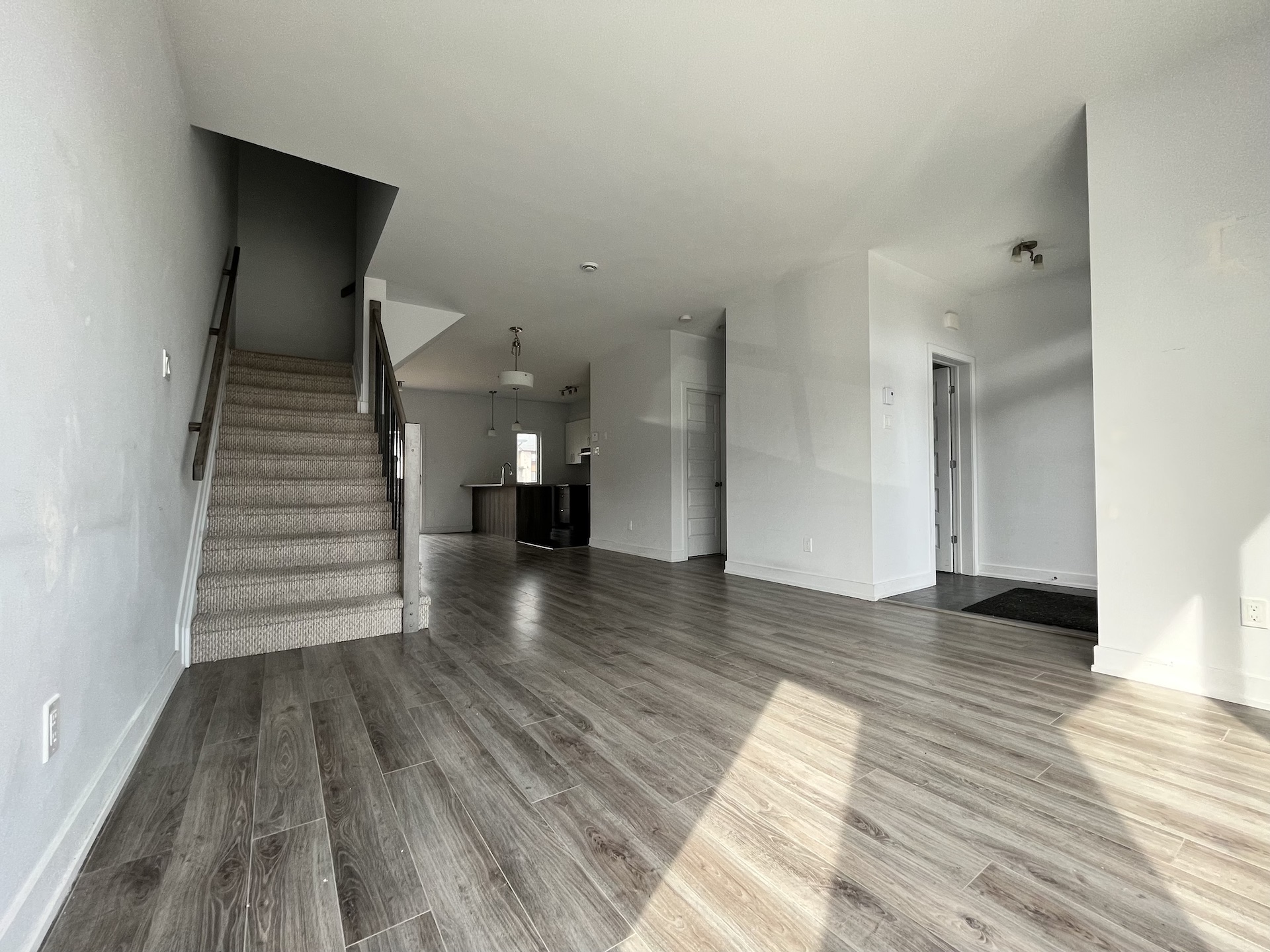 Hull (Plateau) 801, rue du Pirée (maintenant loué) Gestion